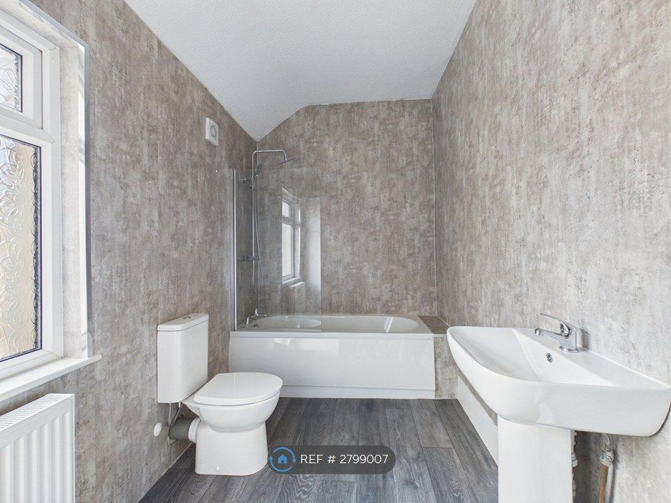 Property photo 3 of 25