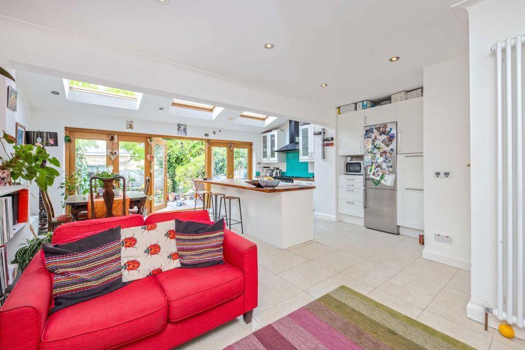 Property photo 2 of 7