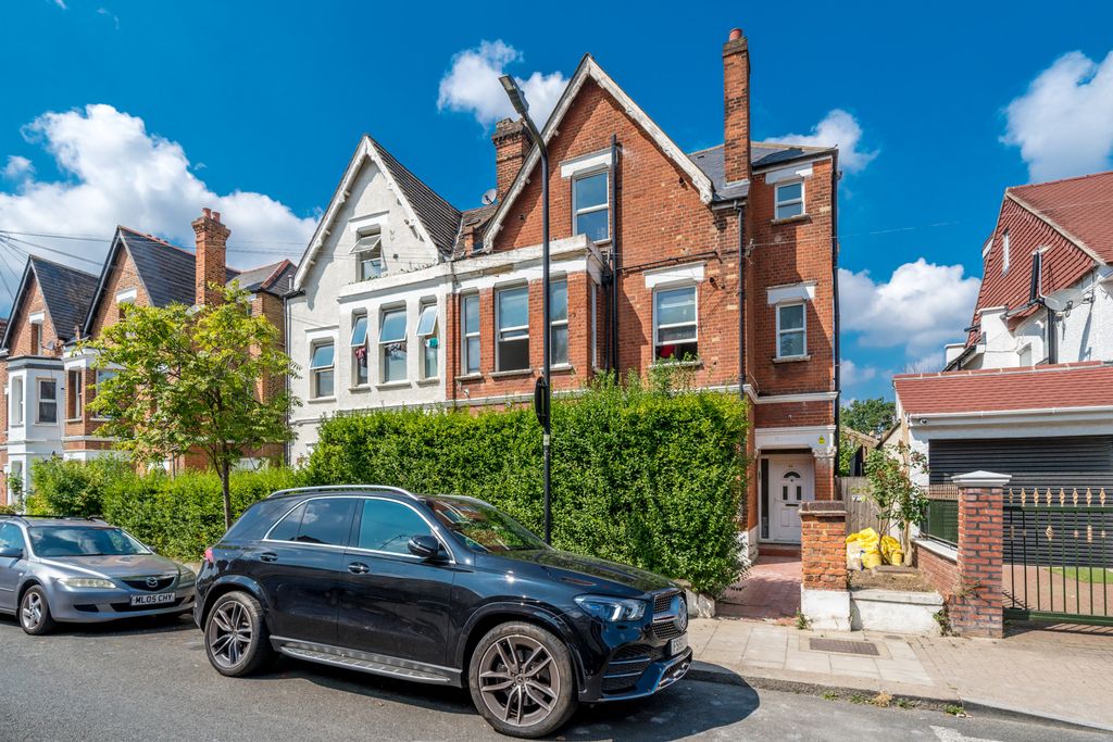 Property photo 1 of 11