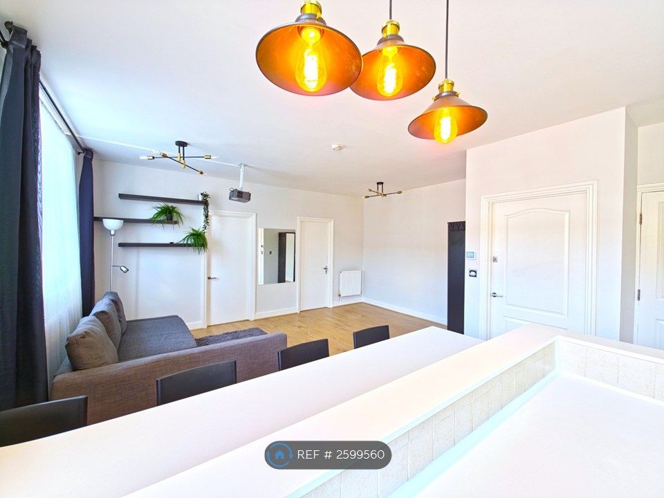 Property photo 2 of 34
