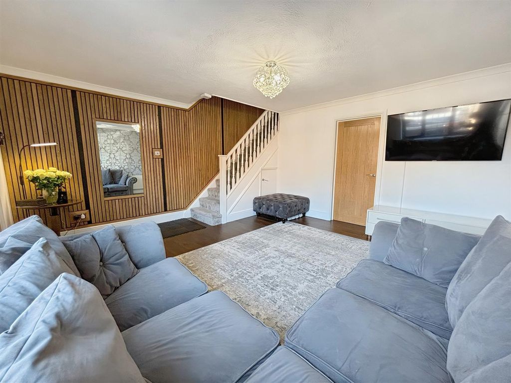 Property photo 3 of 31