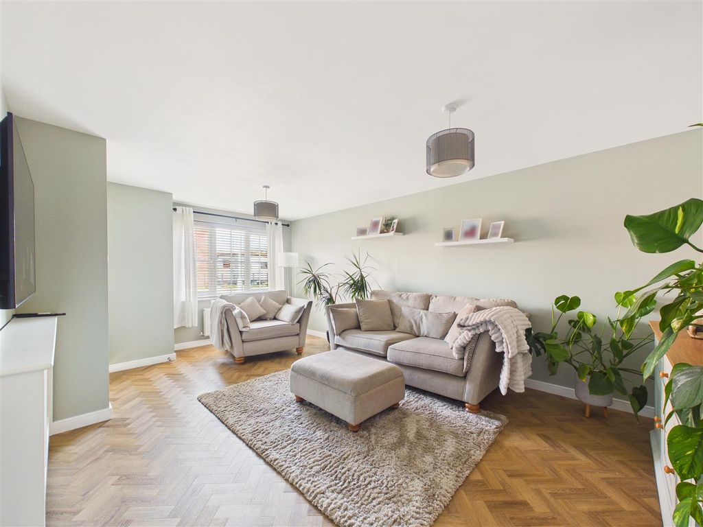 Property photo 2 of 13 Cam05451G0-Pr0118-Still007.Jpg