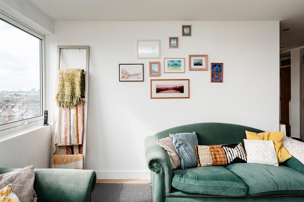 Property photo 3 of 15 Park House-3.Jpg
