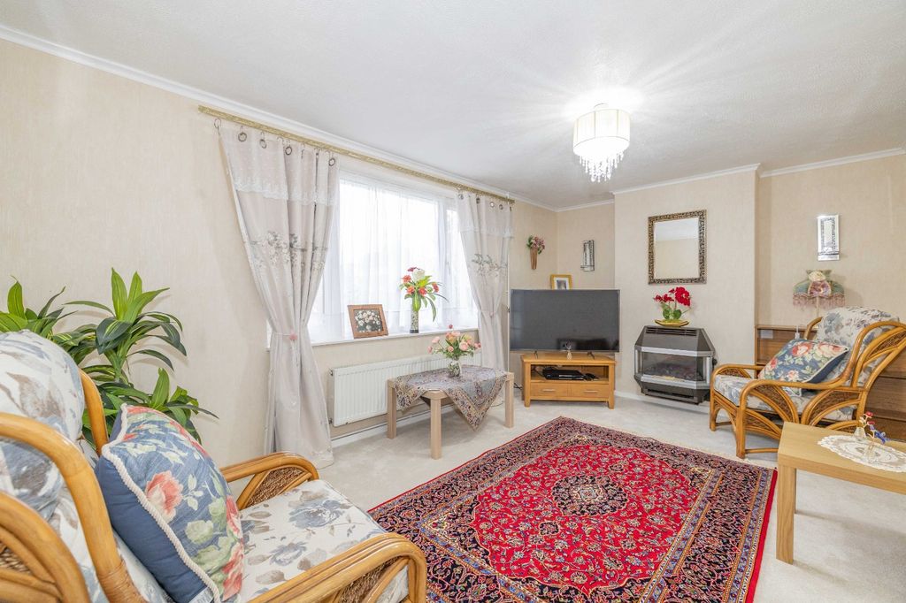 Property photo 2 of 16 Picture 2