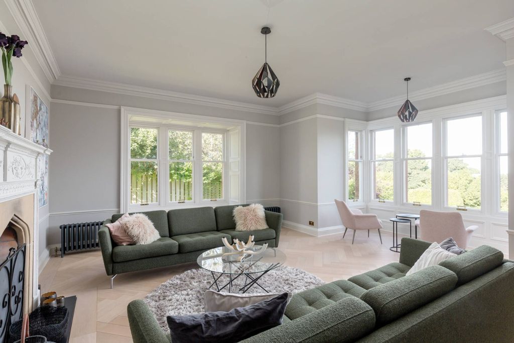 Property photo 2 of 60