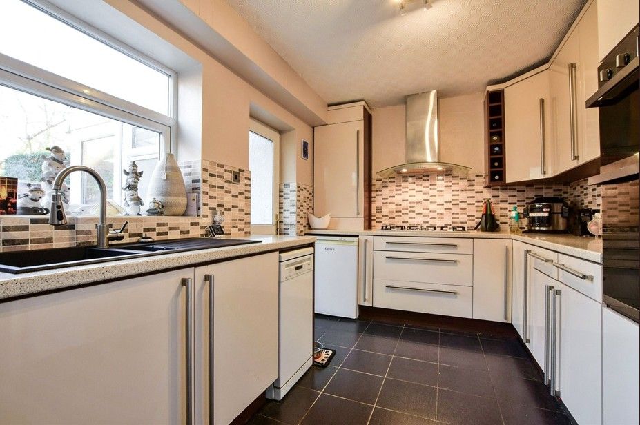 Property photo 3 of 9