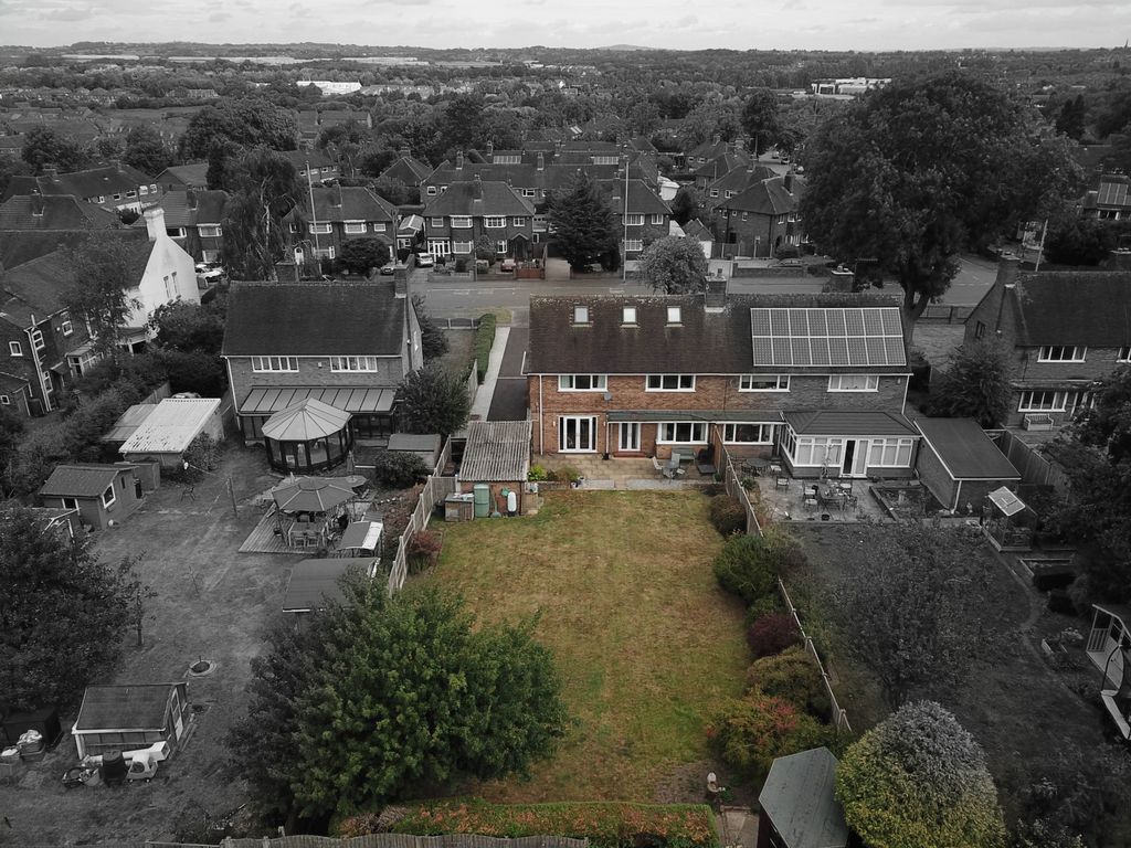 Property photo 2 of 25