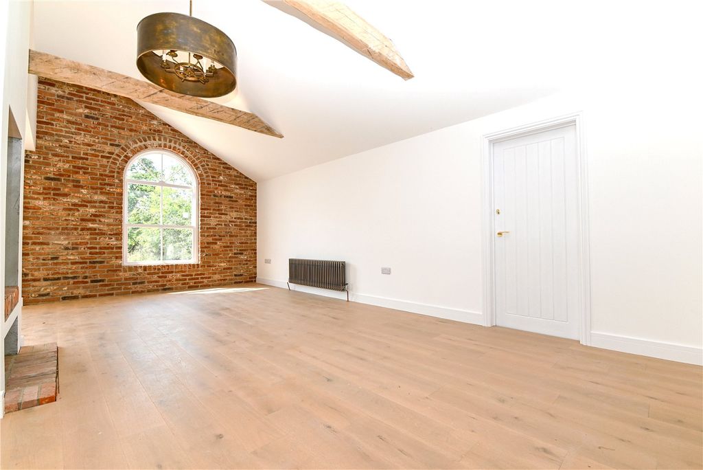 Property photo 3 of 23 Picture No. 04
