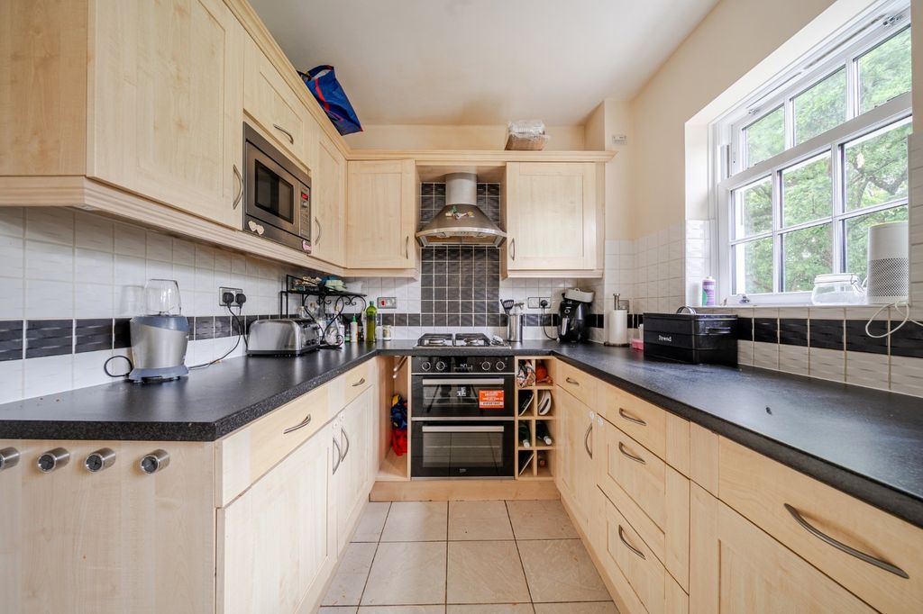 Property photo 2 of 18 Picture No. 20