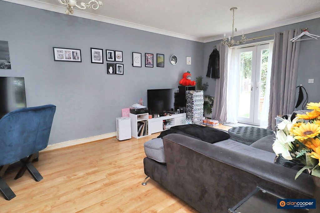 Property photo 2 of 15 4362142