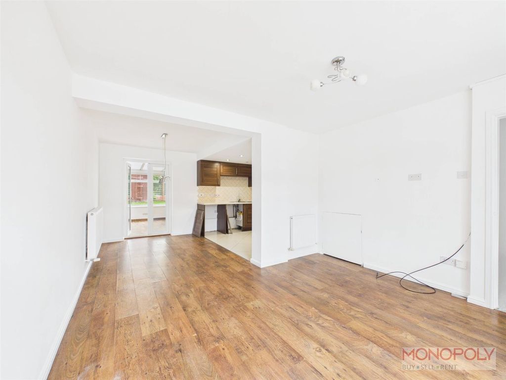 Property photo 3 of 20 Cam04439G0-Pr0274-Still014.Jpg