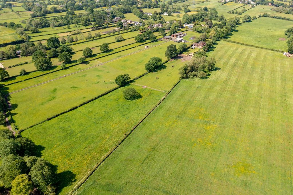 Property photo 2 of 40