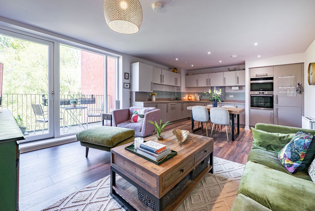 Property photo 3 of 38