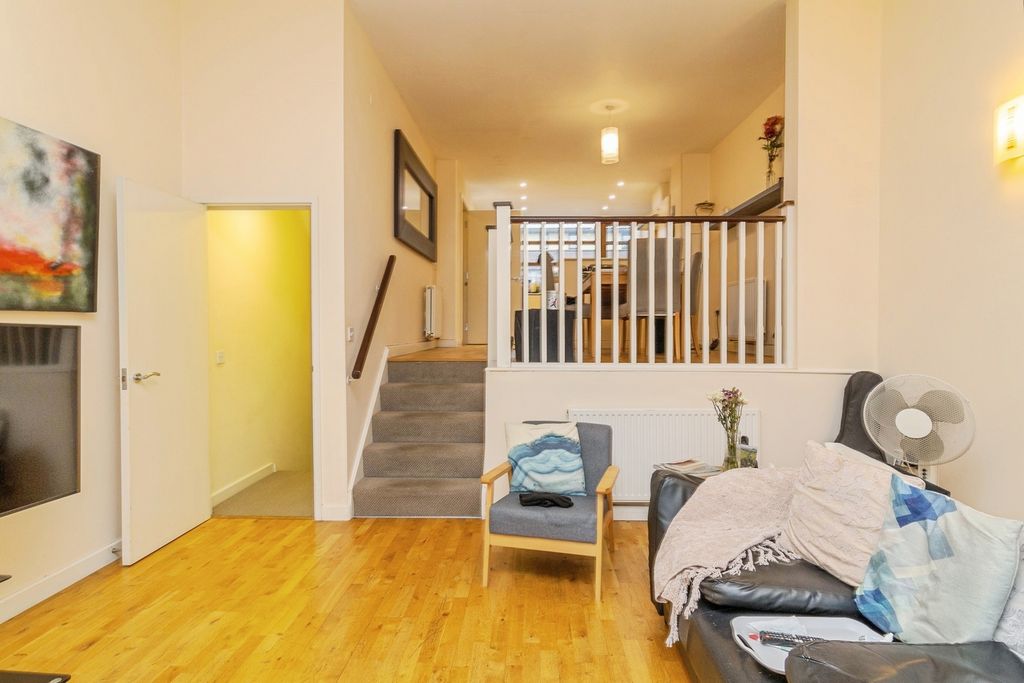 Property photo 2 of 24 Pbox-Img.Jpg