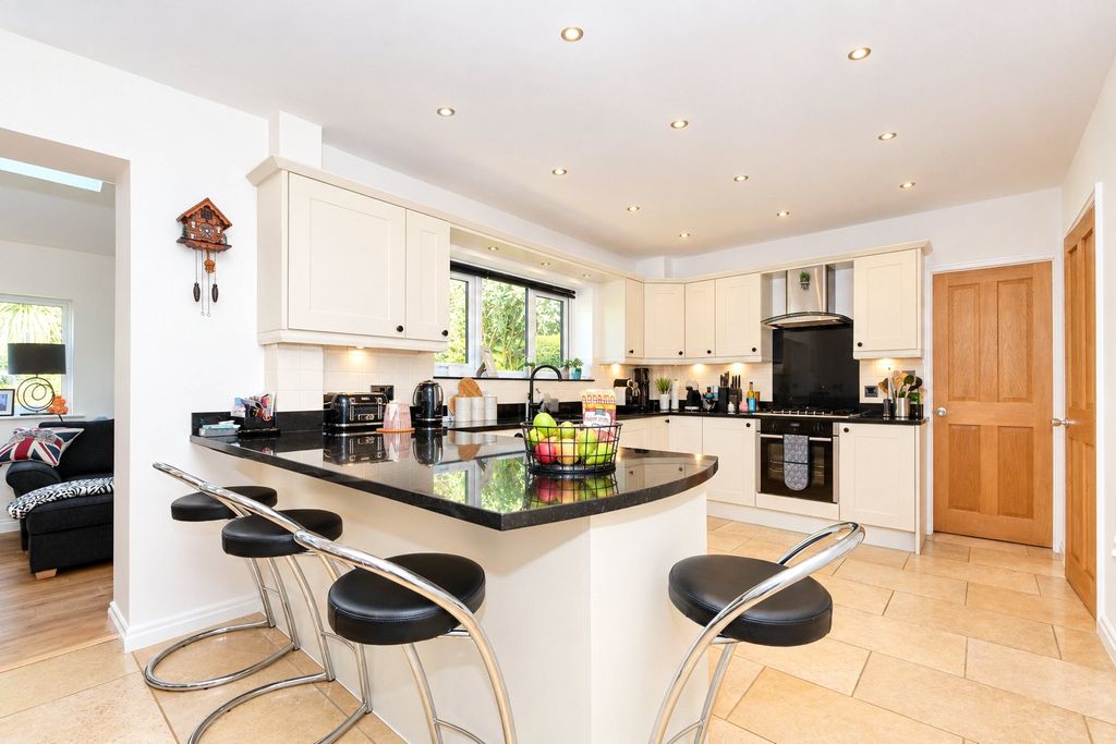 Property photo 3 of 28 Picture No. 06