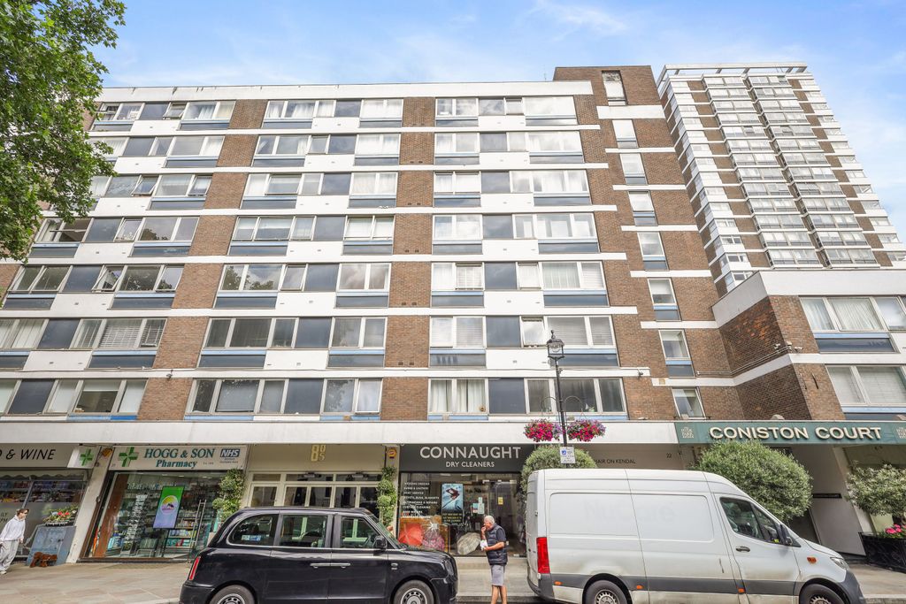 Property photo 2 of 11 Flat 14, Coniston Court, Kendal Street, St George Fields, Paddington, London, W2 2An