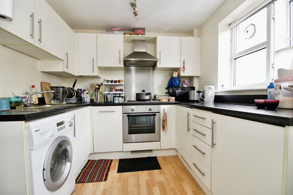 Property photo 3 of 13