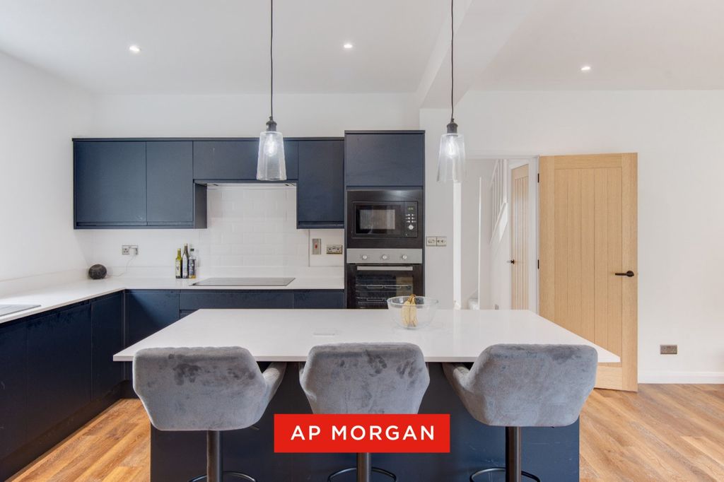 Property photo 3 of 24 Picture No. 44