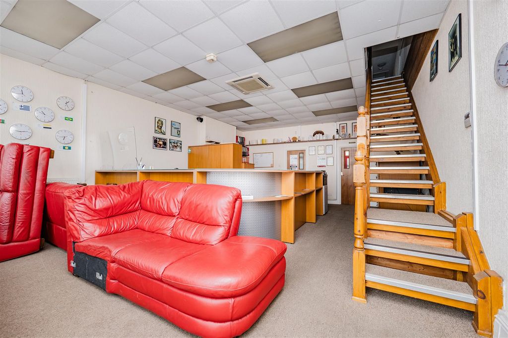 Property photo 2 of 30 P1377483.Jpg