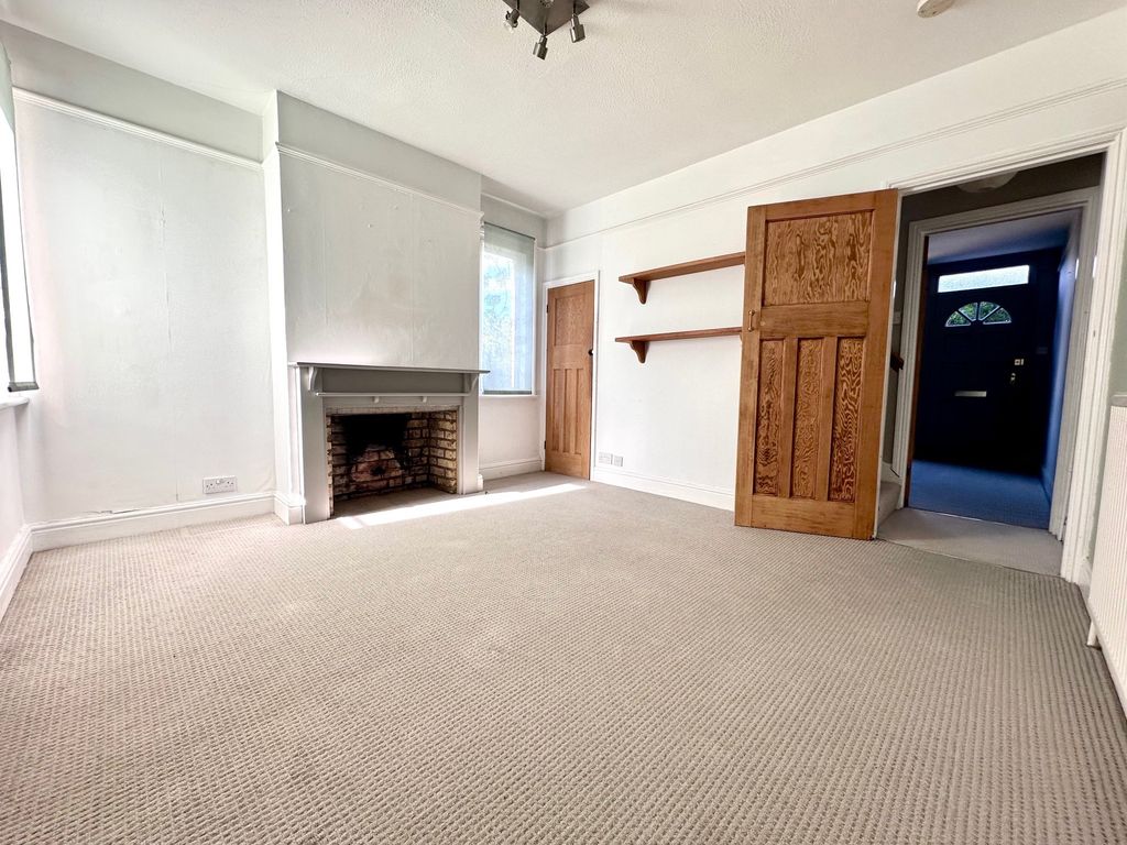 Property photo 2 of 8 View