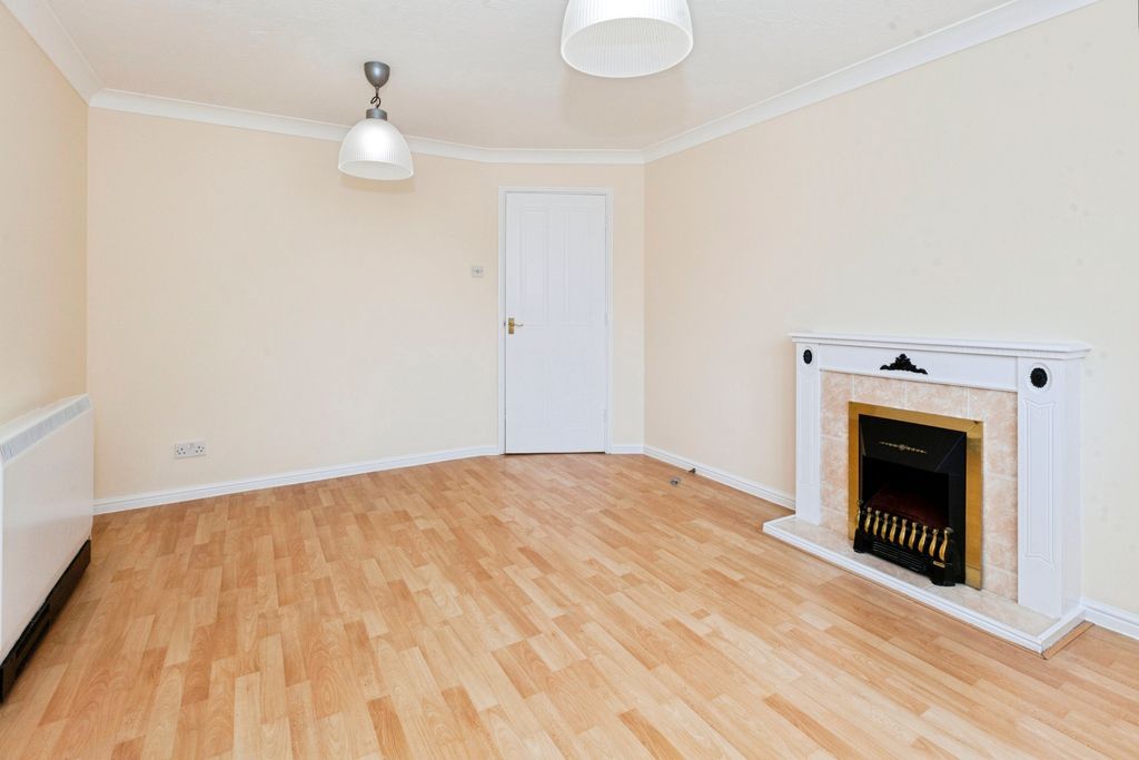 Property photo 3 of 11 Living Room