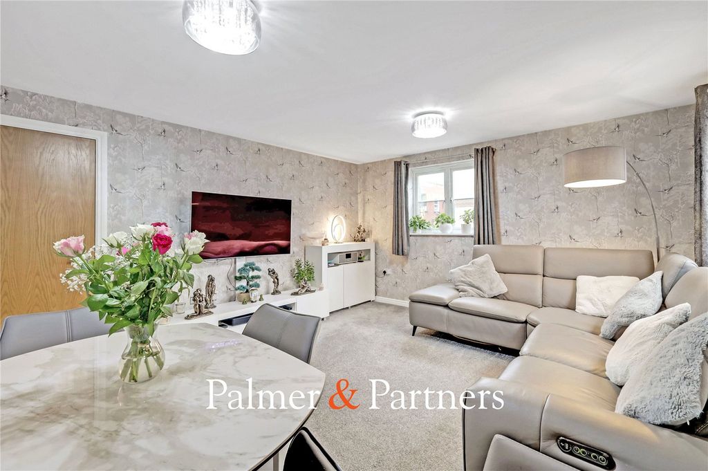 Property photo 2 of 14 Picture No. 11