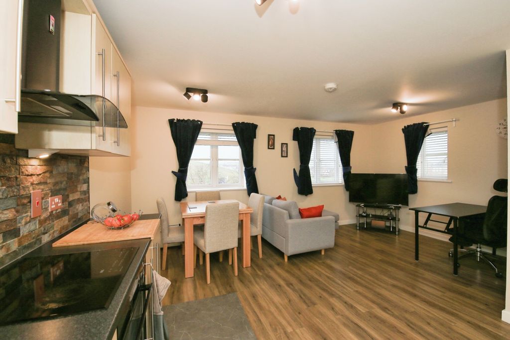 Property photo 2 of 15