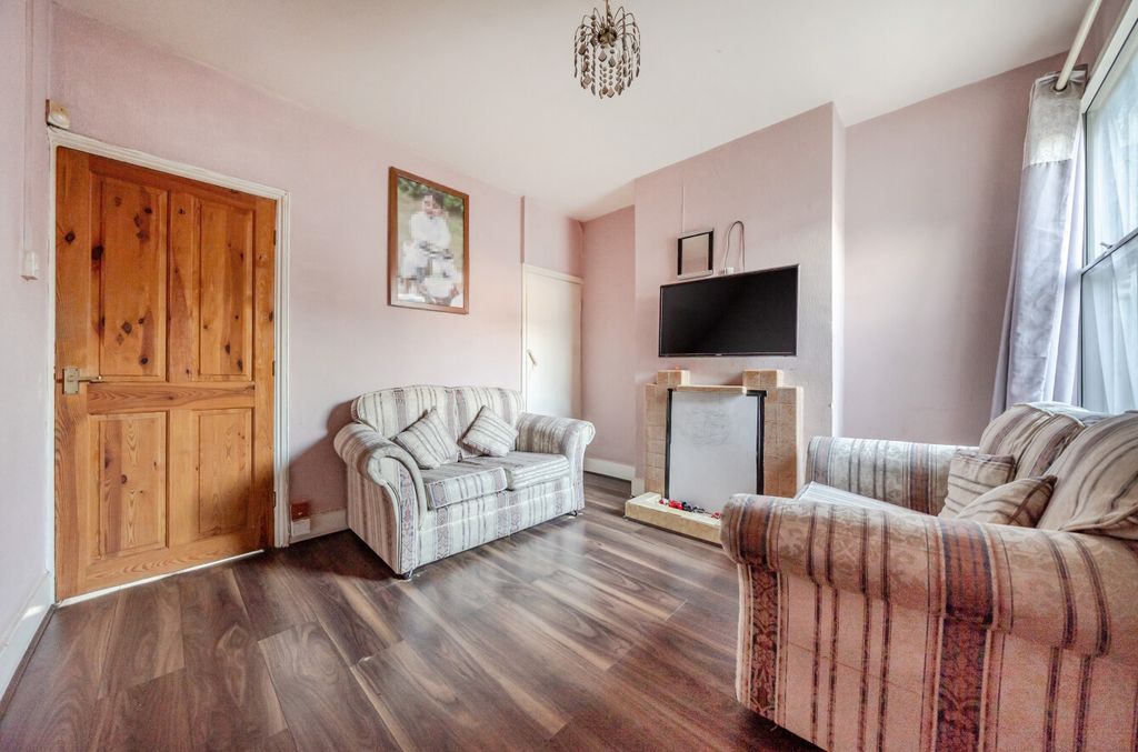 Property photo 3 of 15 1387040-15-6932c2...