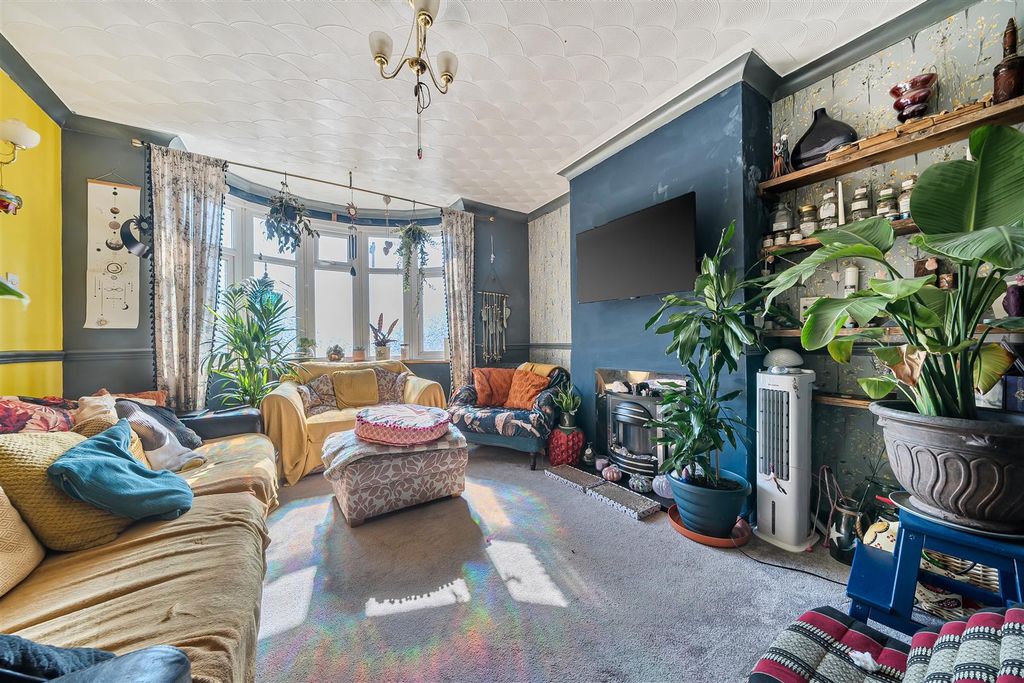 Property photo 2 of 14 Living Room