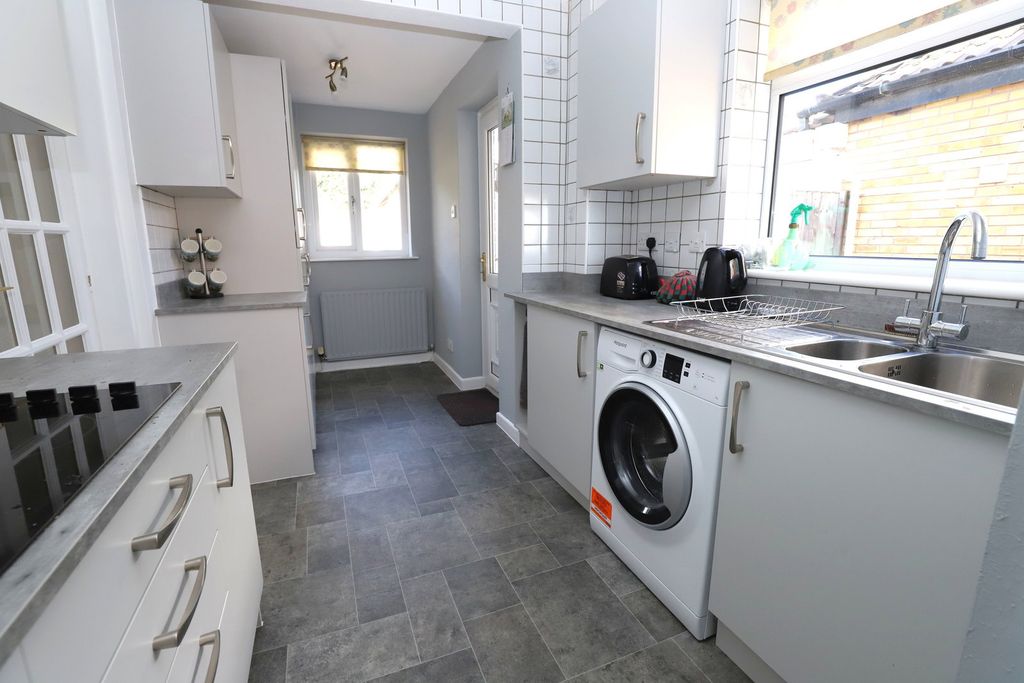 Property photo 3 of 28