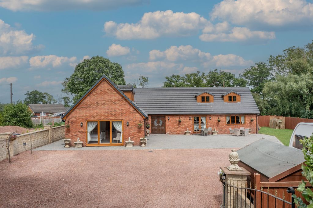 Property photo 1 of 26