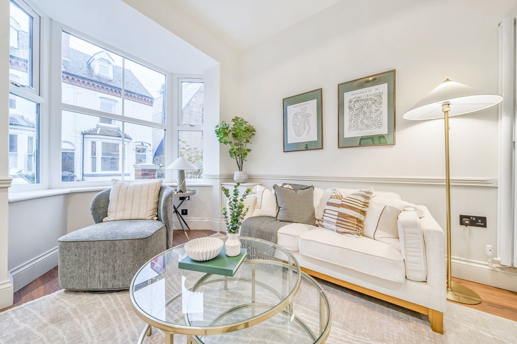 Property photo 3 of 23