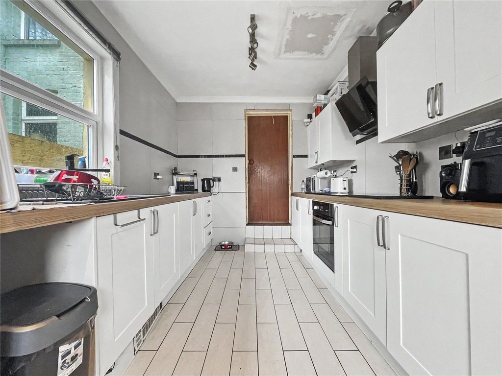 Property photo 2 of 15 Picture No. 08