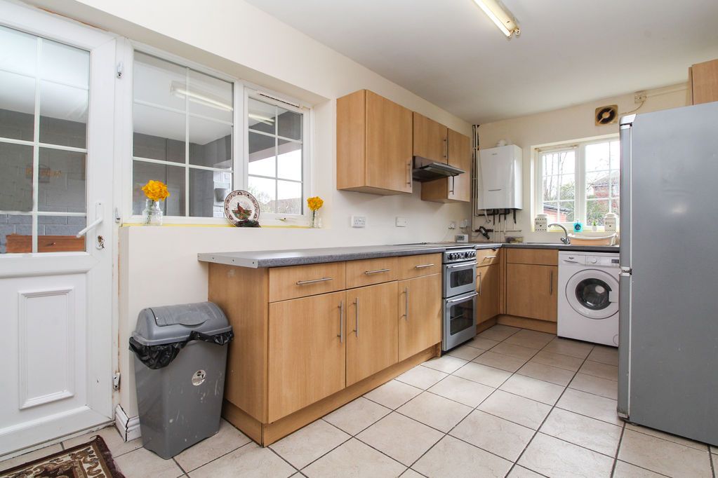 Property photo 2 of 22 Kitchen/Breakfast Room