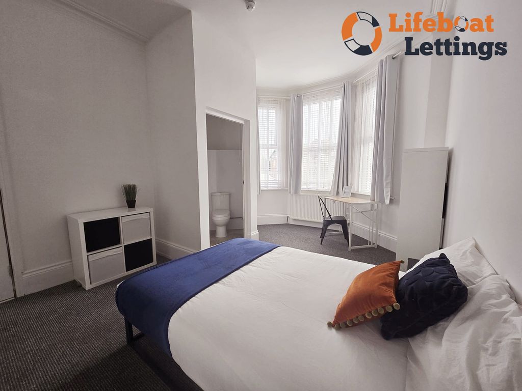 Property photo 1 of 12 Bedroom 3A