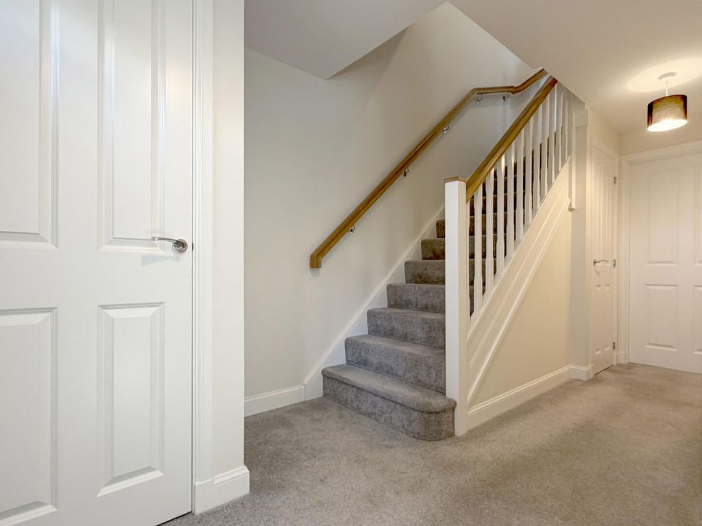 Property photo 3 of 27 Hallway