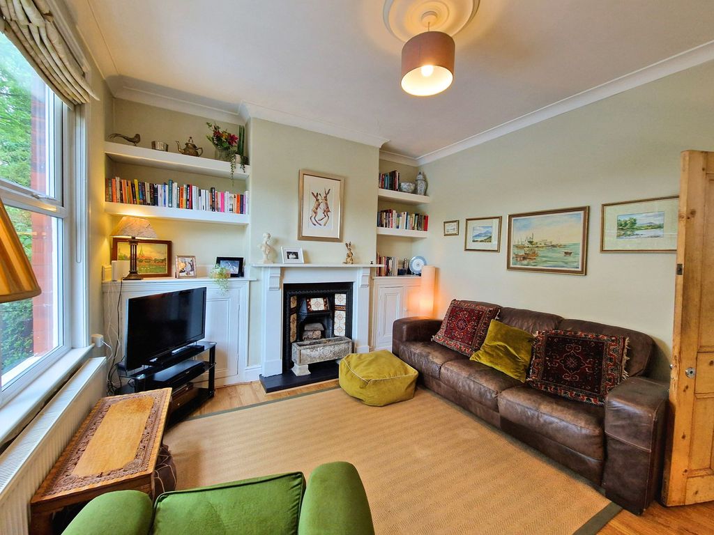 Property photo 2 of 13