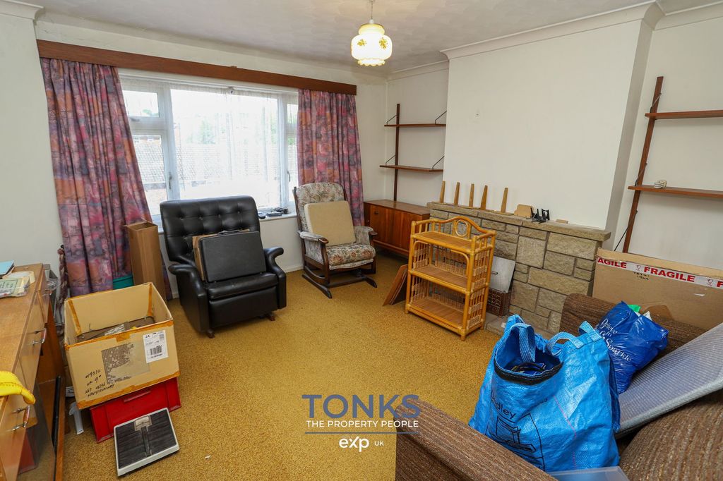 Property photo 3 of 9