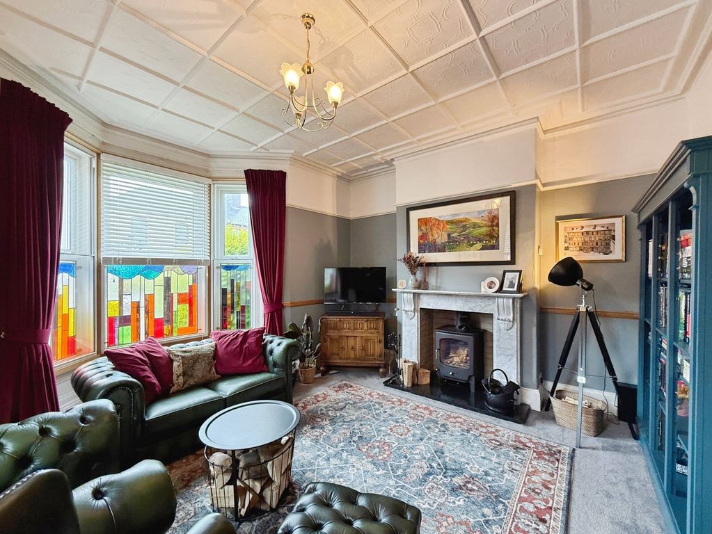 Property photo 2 of 37