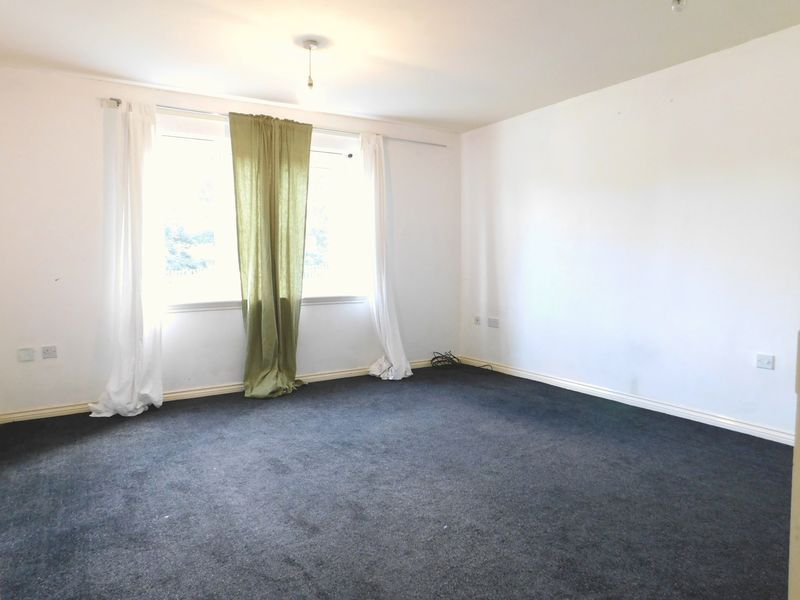 Property photo 2 of 6 Photo 5