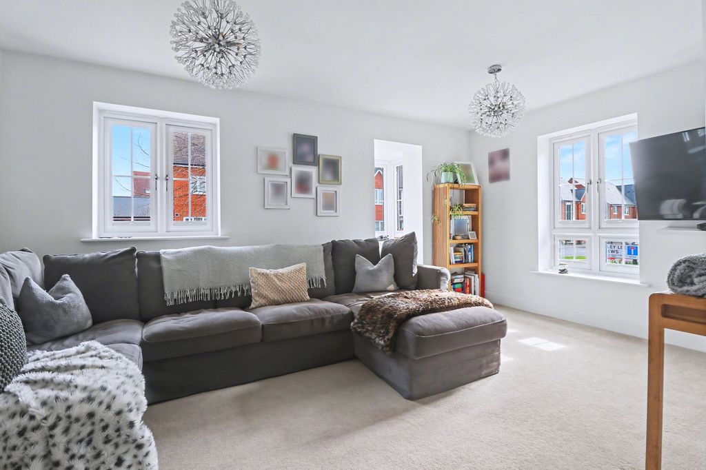 Property photo 3 of 16