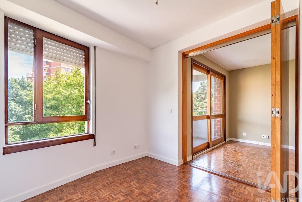 Property photo 1 of 33
