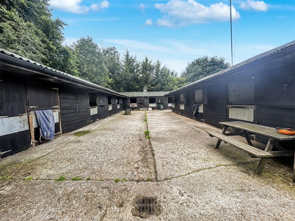 Property photo 2 of 7 Picture No. 20