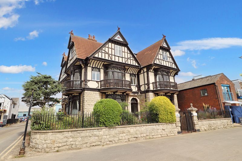 Property photo 1 of 13 Waterside