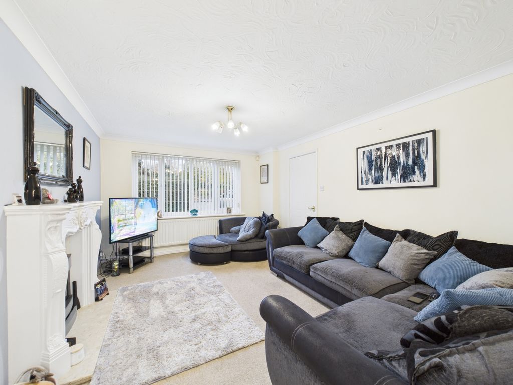 Property photo 3 of 30 Living Room