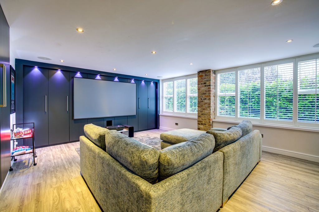 Property photo 2 of 53