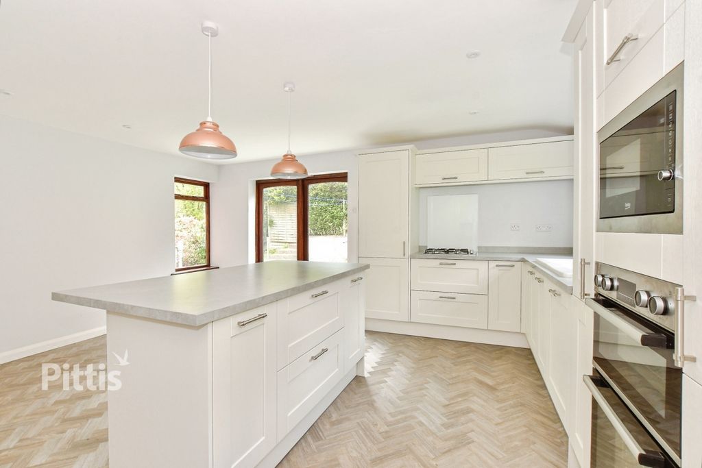 Property photo 3 of 10 1Ae04E8B-Rg 20- 2...