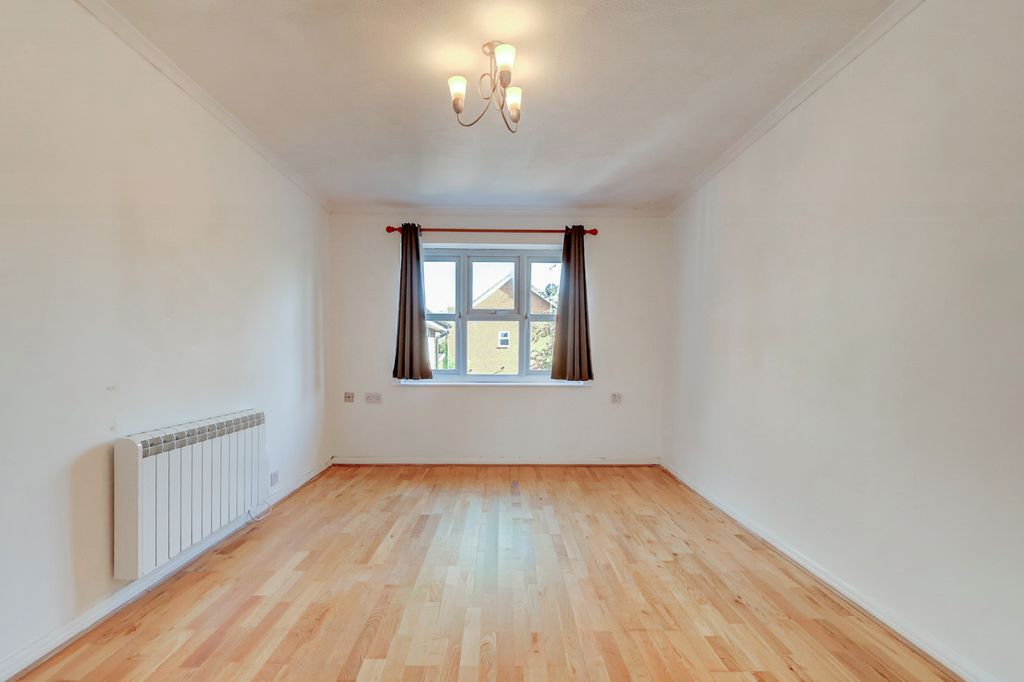 Property photo 2 of 9 Picture No. 10