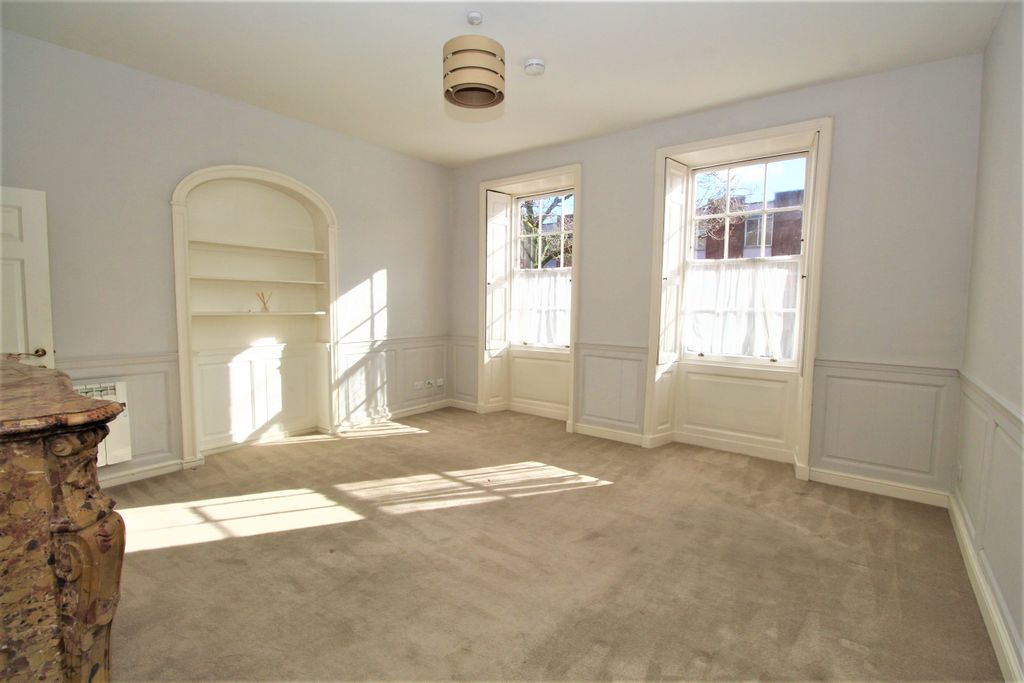 Property photo 2 of 9 Reception/Bedroom