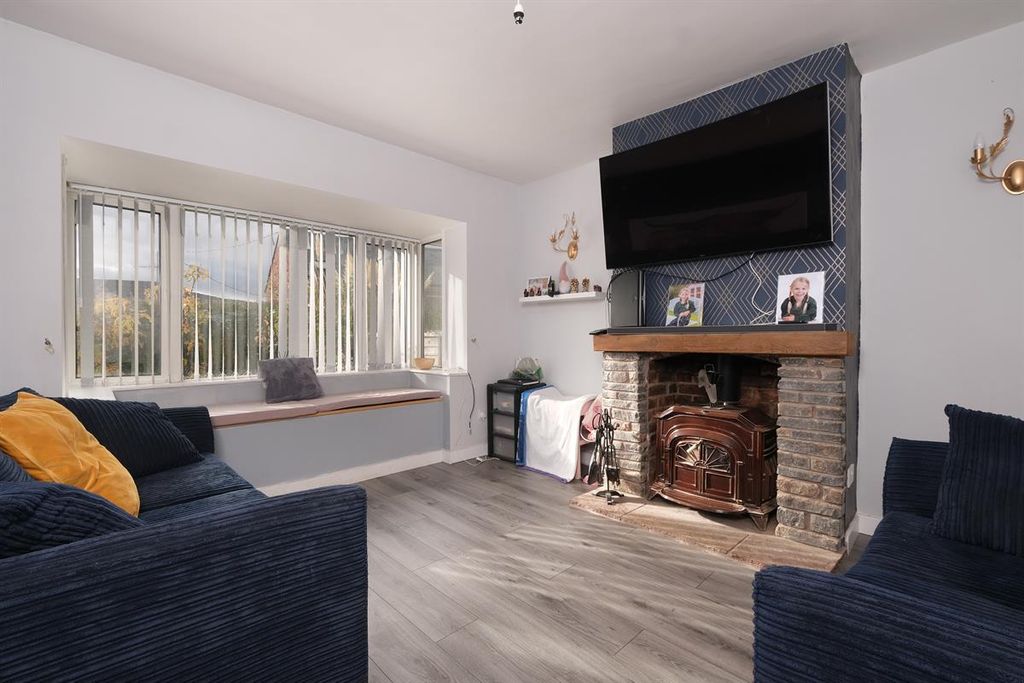 Property photo 3 of 16 Photo 4